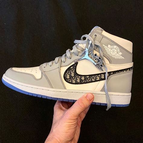 dior jordan mids|air jordan 1 Dior stockx.